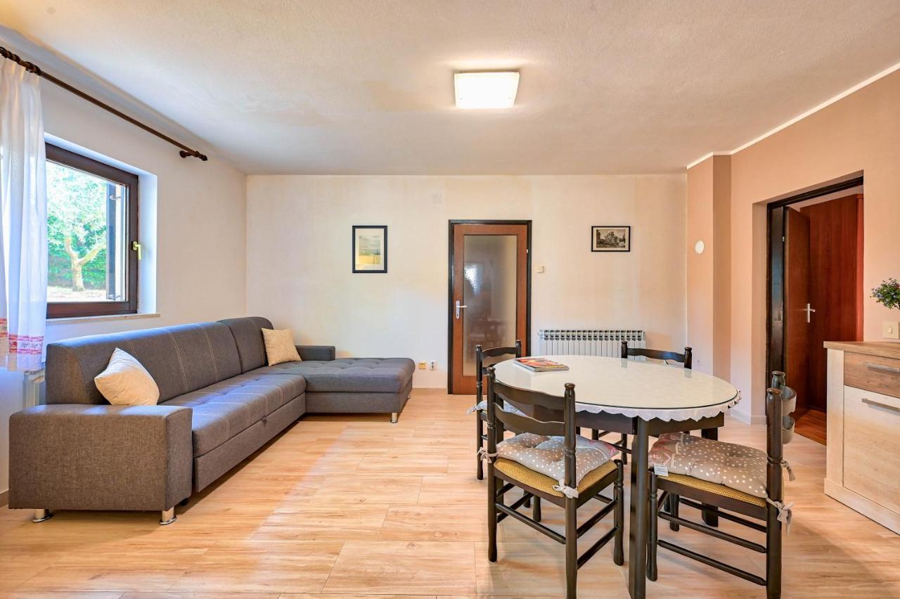 Iby Apartment Pula Exteriör bild